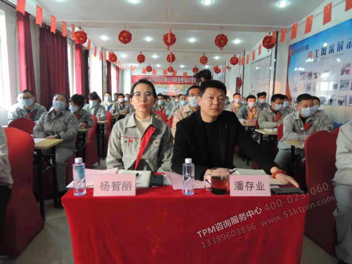 潘董事長(zhǎng)（右）、楊總經(jīng)理（左）